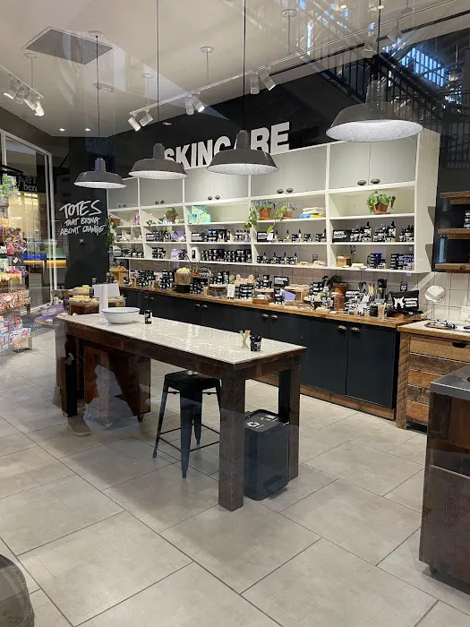 Lush Cosmetics Park Meadows 4