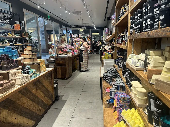 Lush Cosmetics Park Meadows 7