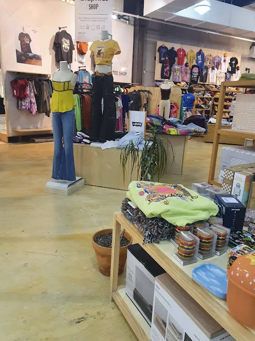 Urban Outfitters 2