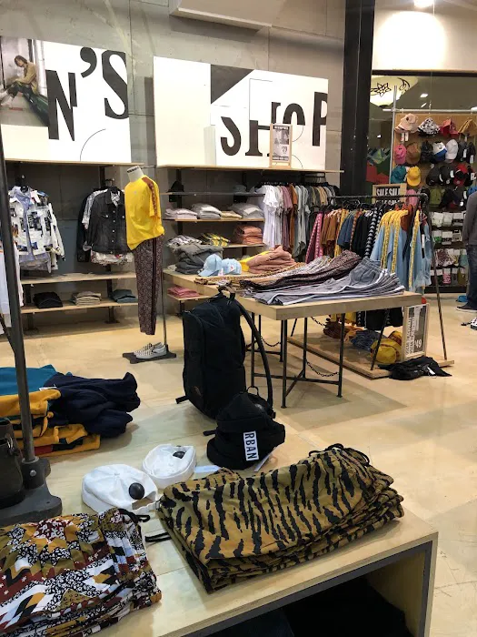 Urban Outfitters 5