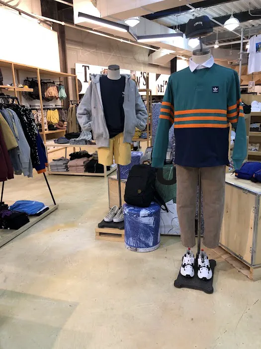 Urban Outfitters 7