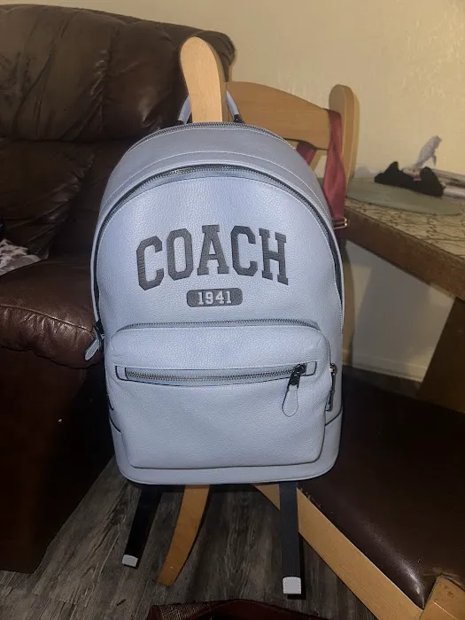 COACH Outlet 9