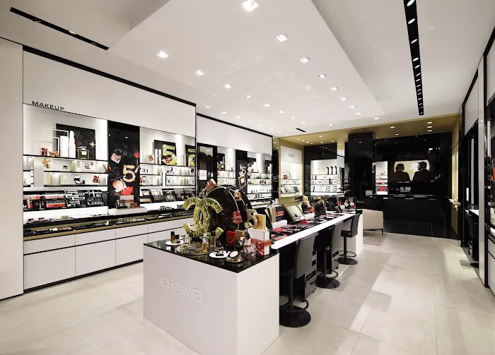 CHANEL FRAGRANCE AND BEAUTY BOUTIQUE 1
