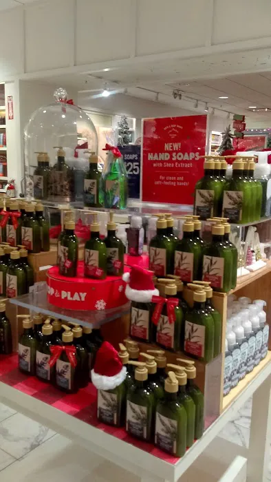 Bath & Body Works 1