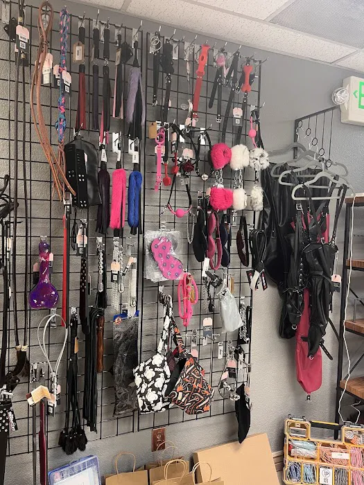Scarlet Letter Boutique 7