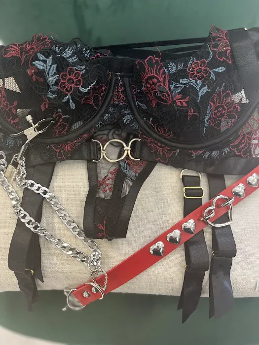 Scarlet Letter Boutique 6