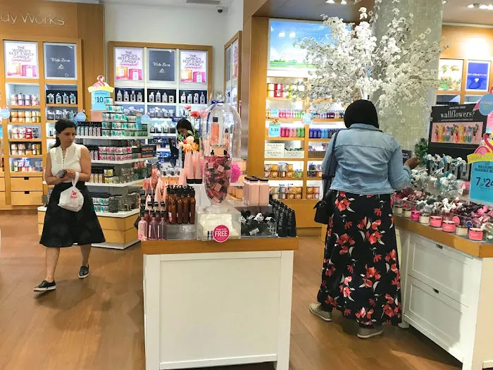 Bath & Body Works 4