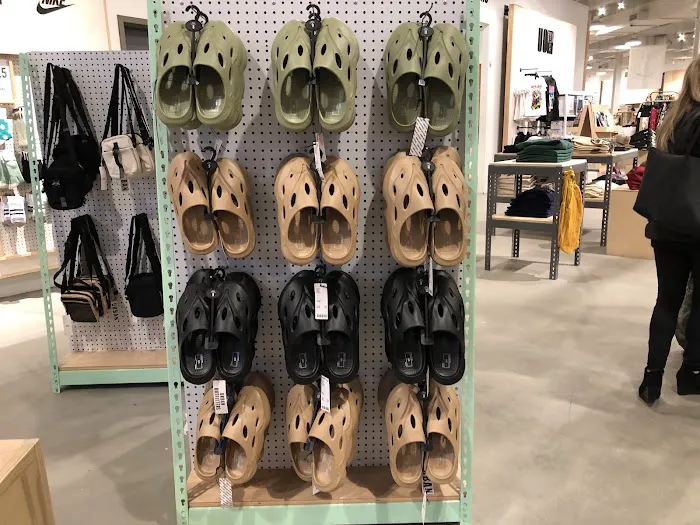 Urban Outfitters 2