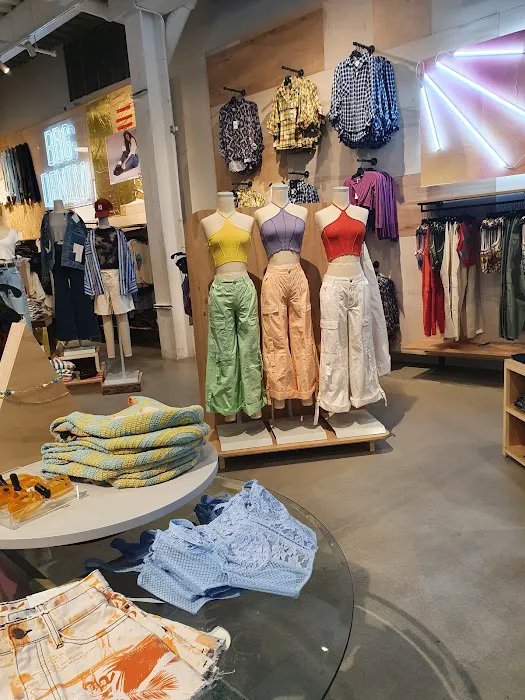 Urban Outfitters 7