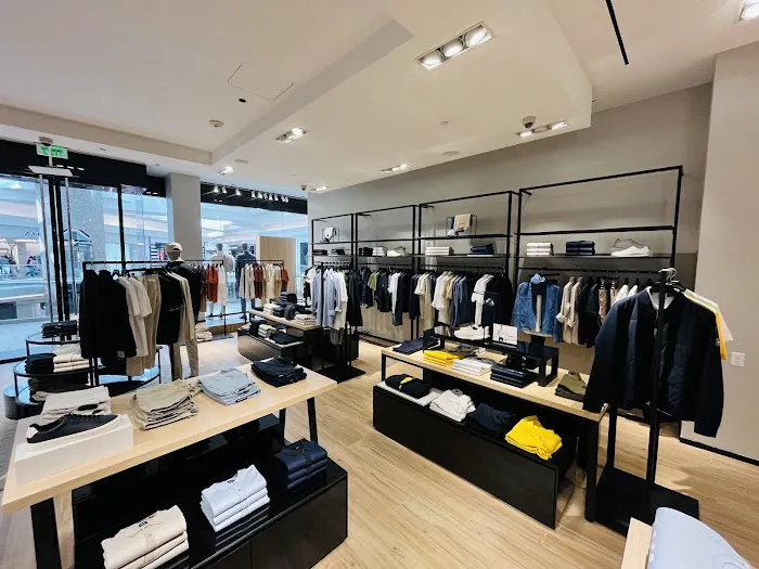 BOSS Store - Denver Cherry Creek 3