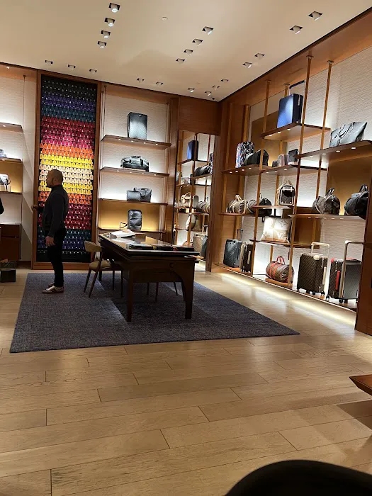 Louis Vuitton Denver Cherry Creek 4