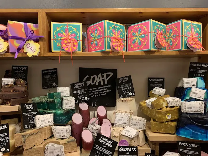Lush Cosmetics Boulder 6