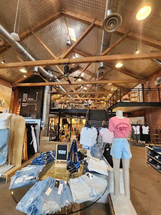 Urban Outfitters 1
