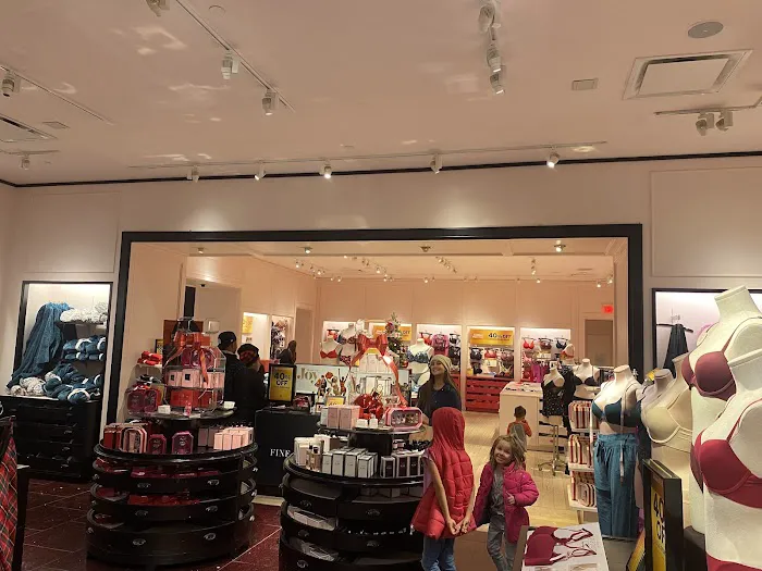 Victoria's Secret 0