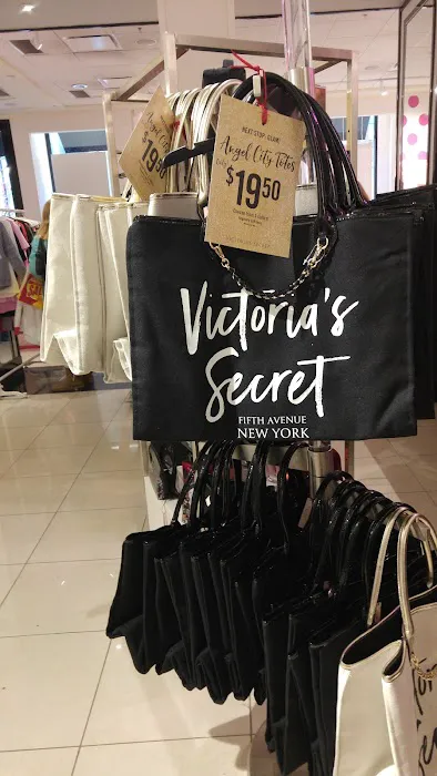 Victoria's Secret & PINK by Victoria's Secret 0