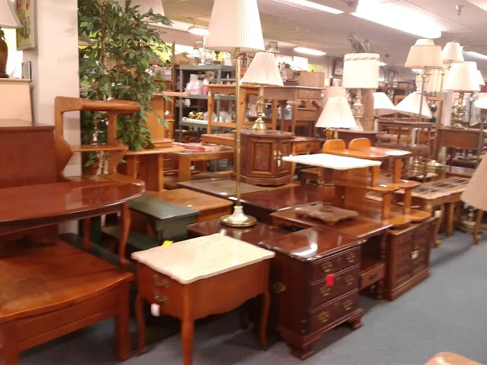 Lincoln Park Emporium 0