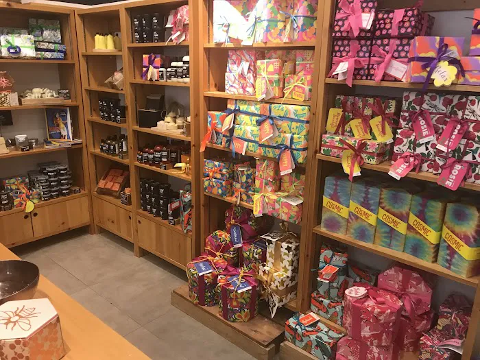 Lush Cosmetics Rosedale Center 2