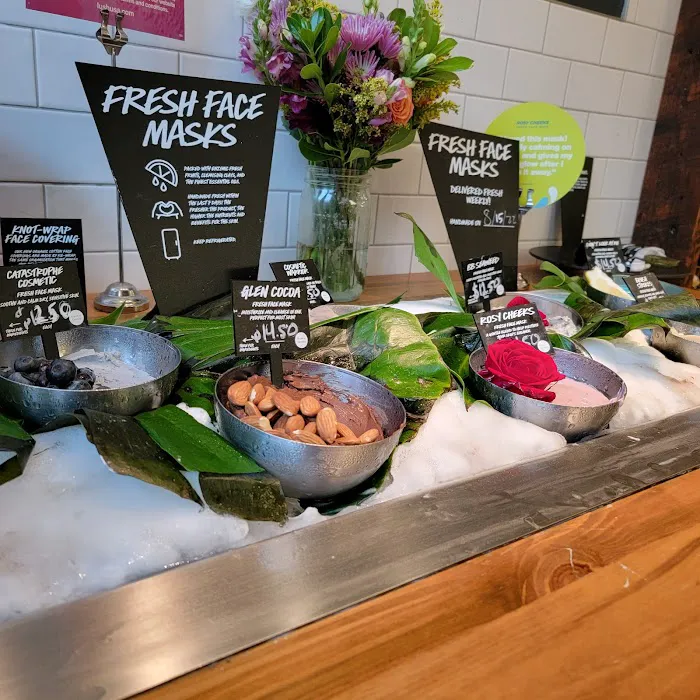 Lush Cosmetics Rosedale Center 5