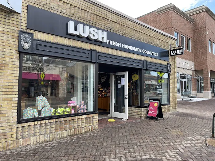 Lush Cosmetics 50th & France 2