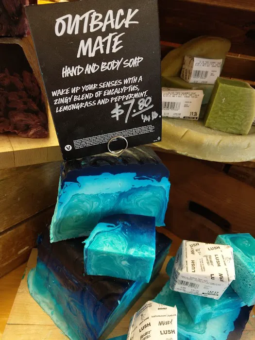 Lush Cosmetics 50th & France 6