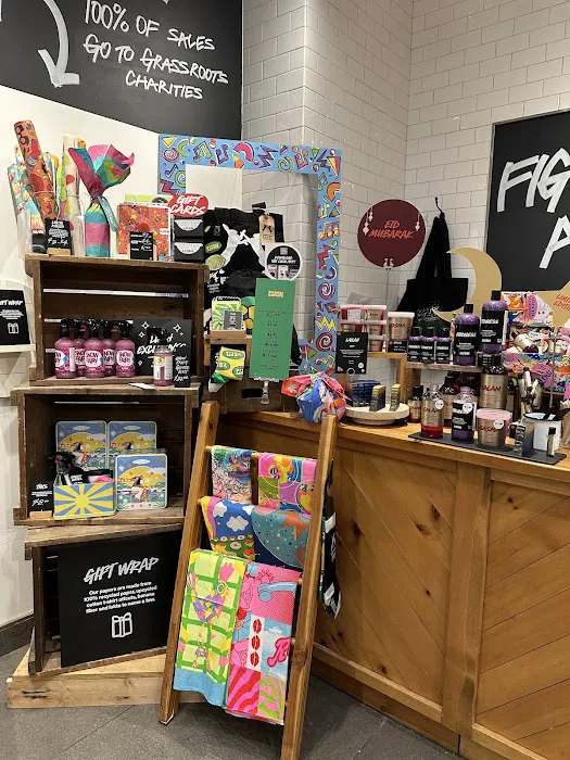 Lush Cosmetics Ridgedale Center 5