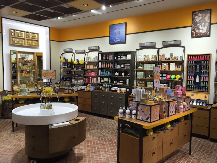 L'OCCITANE EN PROVENCE 0