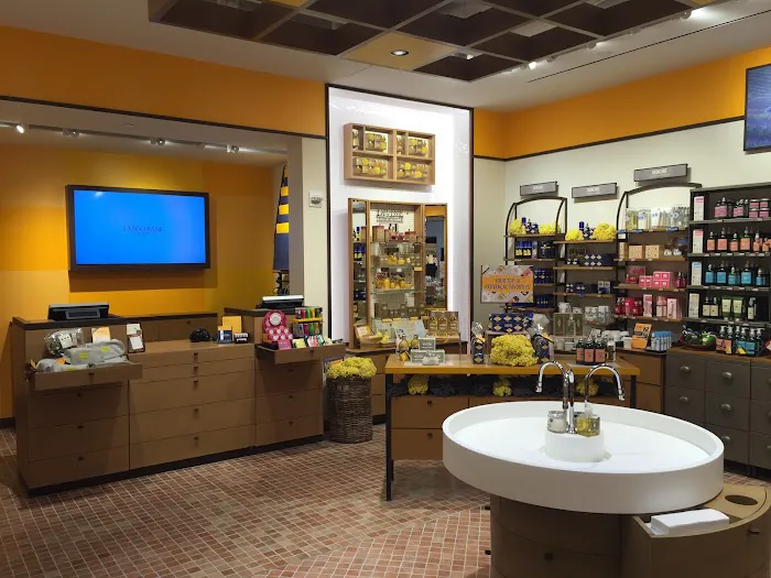 L'OCCITANE EN PROVENCE 4