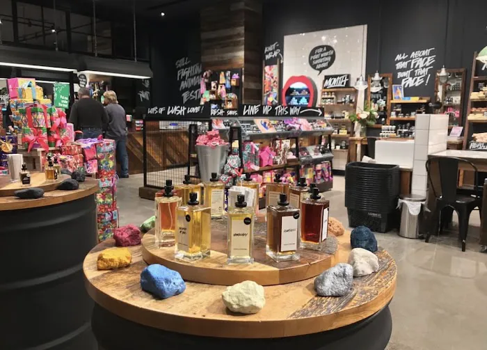 Lush Cosmetics Mall of America 7