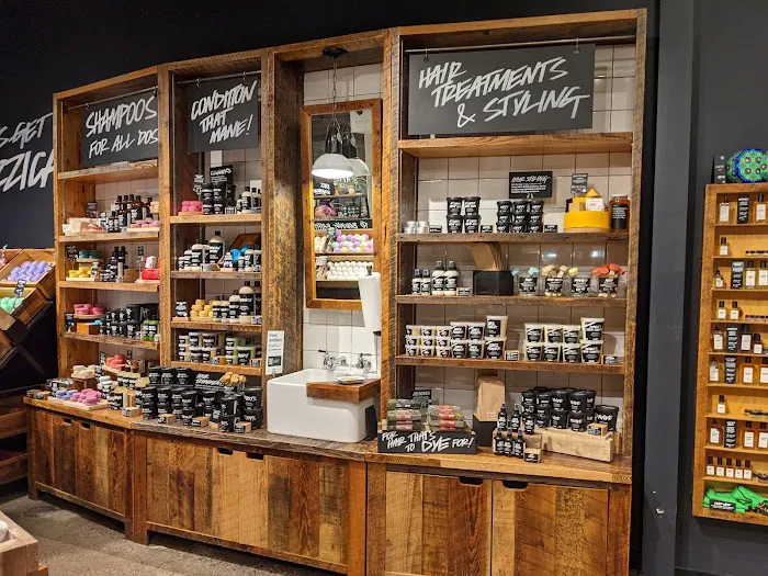 Lush Cosmetics Mall of America 6
