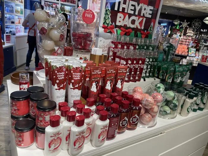 Bath & Body Works 4