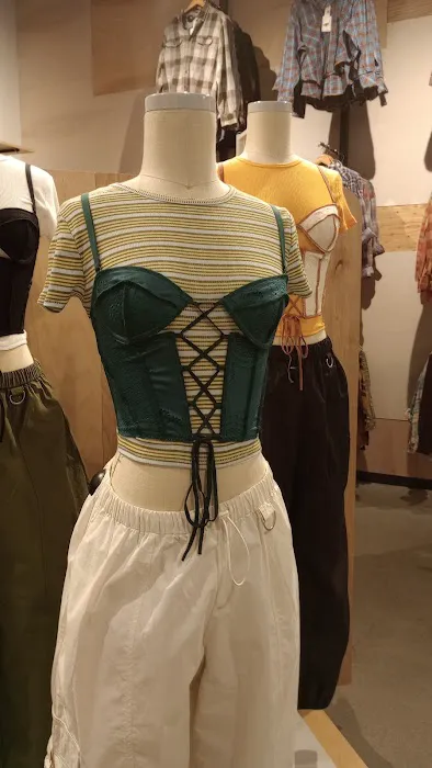 Urban Outfitters 7