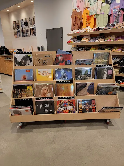 Urban Outfitters 6