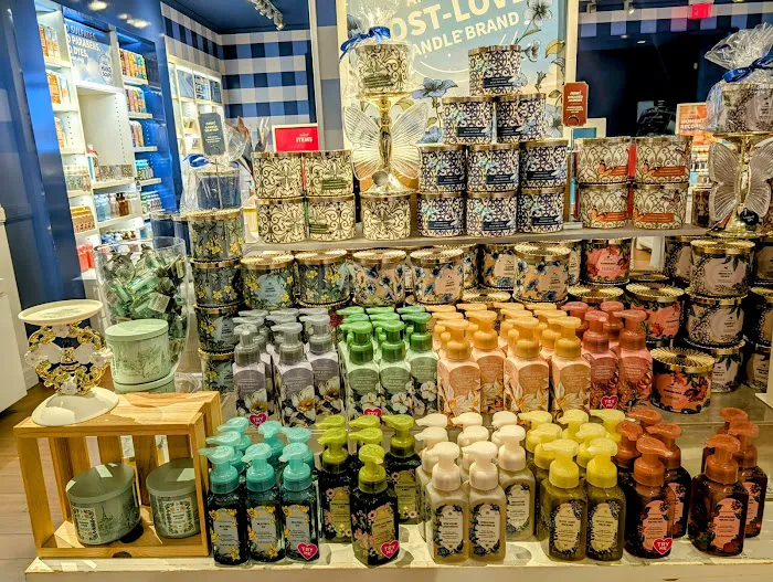 Bath & Body Works 4