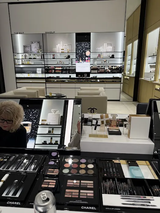 CHANEL FRAGRANCE AND BEAUTY BOUTIQUE 3