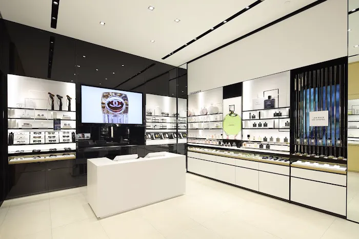 CHANEL FRAGRANCE AND BEAUTY BOUTIQUE 4