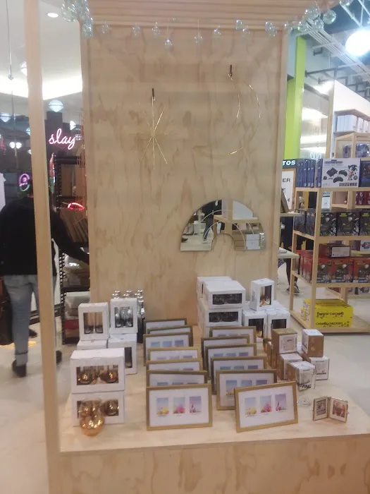 Urban Outfitters 4