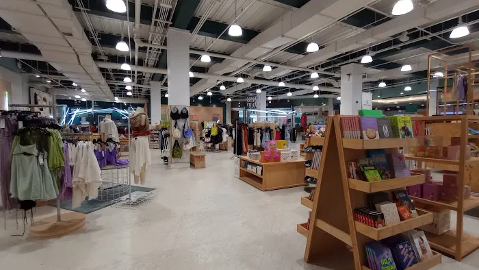 Urban Outfitters 3