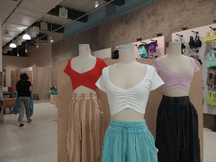 Urban Outfitters 8