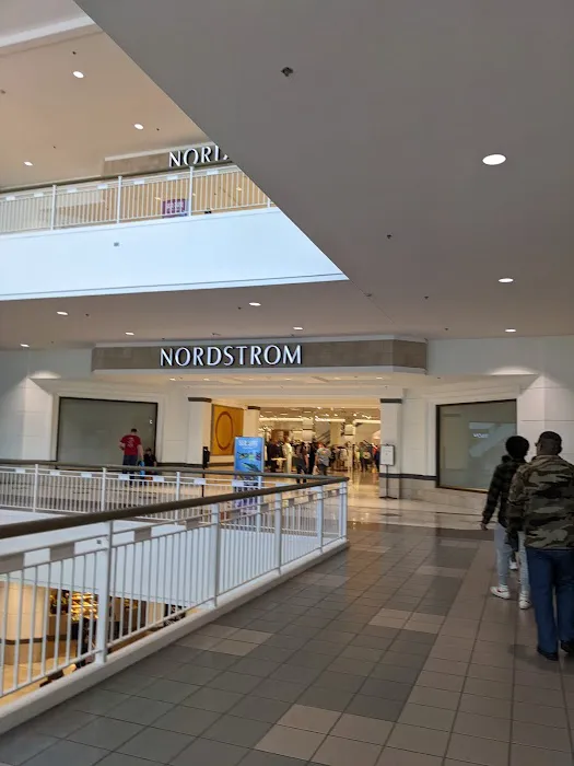 DIOR Nordstrom Mall of America 0