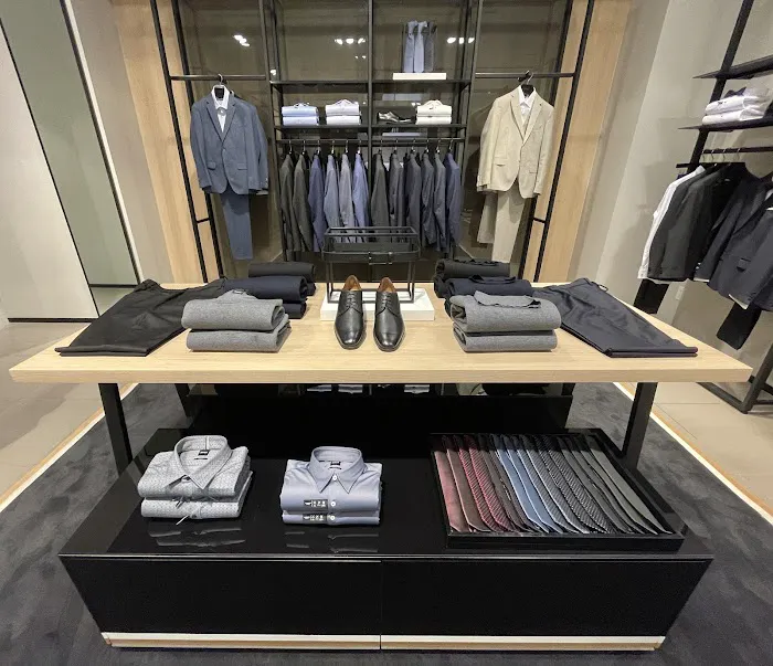 BOSS Store - Mall of America 3