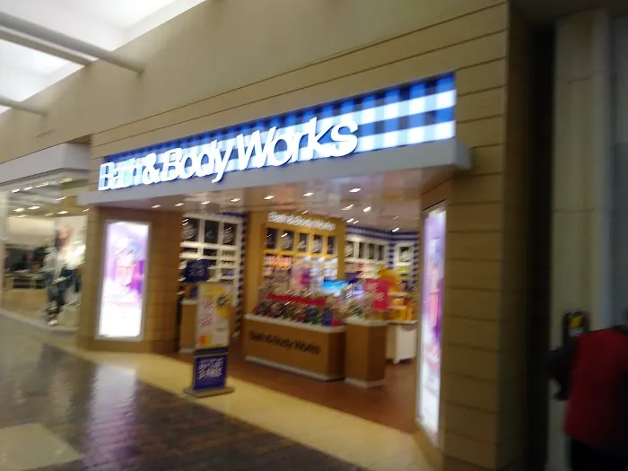 Bath & Body Works 1