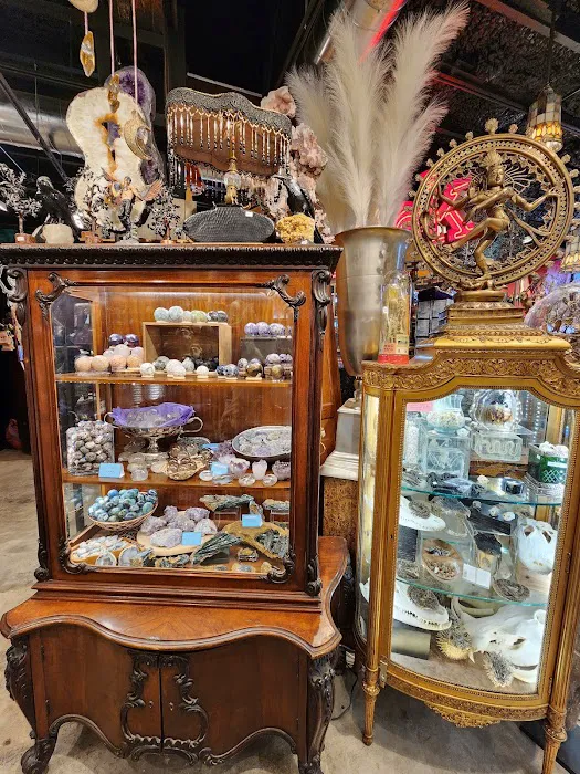 Craig's Curious Emporium 9