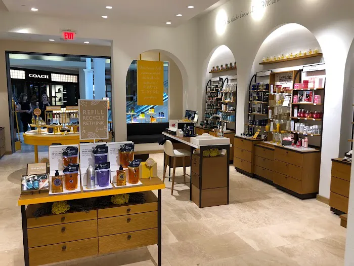 L'OCCITANE EN PROVENCE 4