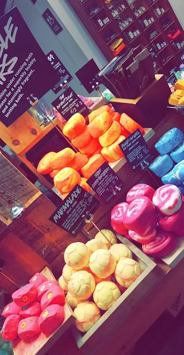 Lush Cosmetics Penn Square Mall 7