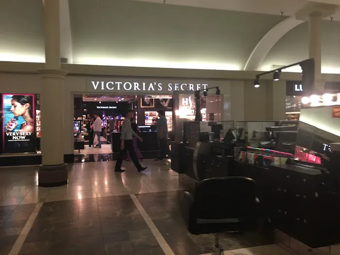 Victoria's Secret & PINK by Victoria's Secret 0