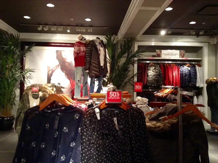 Abercrombie & Fitch 0