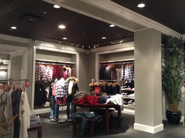 Abercrombie & Fitch 2