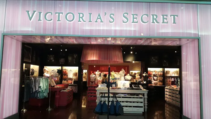 Victoria's Secret & PINK by Victoria's Secret 1