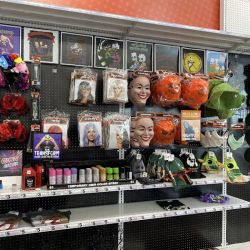 Five Below ico