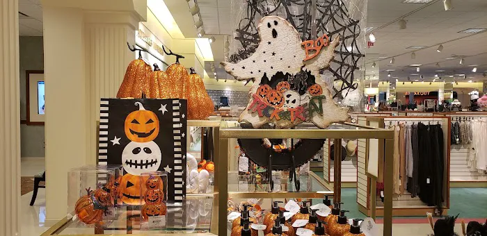 Von Maur 6